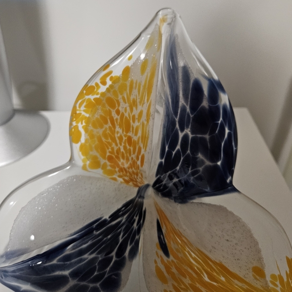 Large Blown Glass Flower - Picture 5 of 9